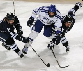 开云体育官网-英超争冠焦点战，骑士火力如何压制雄鹿？一场战术与意志的终极较量