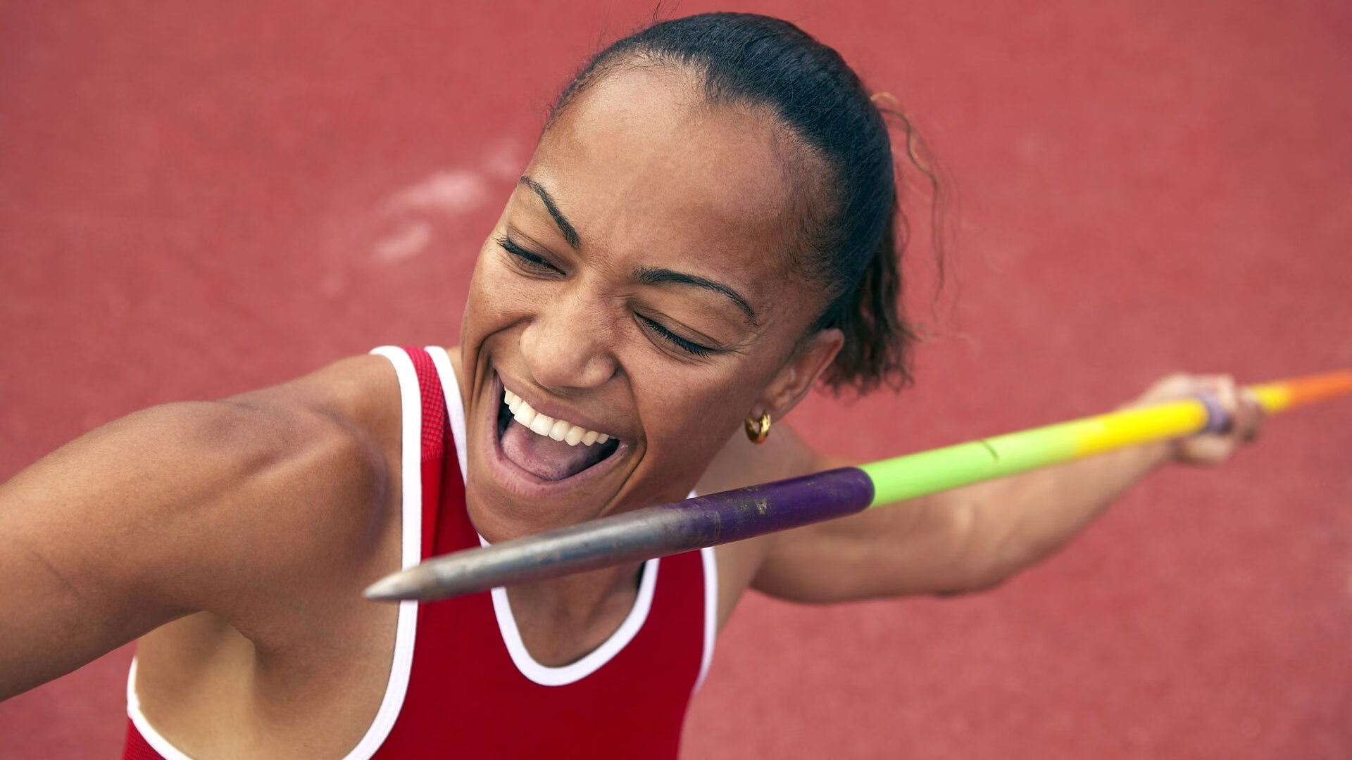 当罗德里戈的左脚划破天空，足球如何缝合破碎的故乡