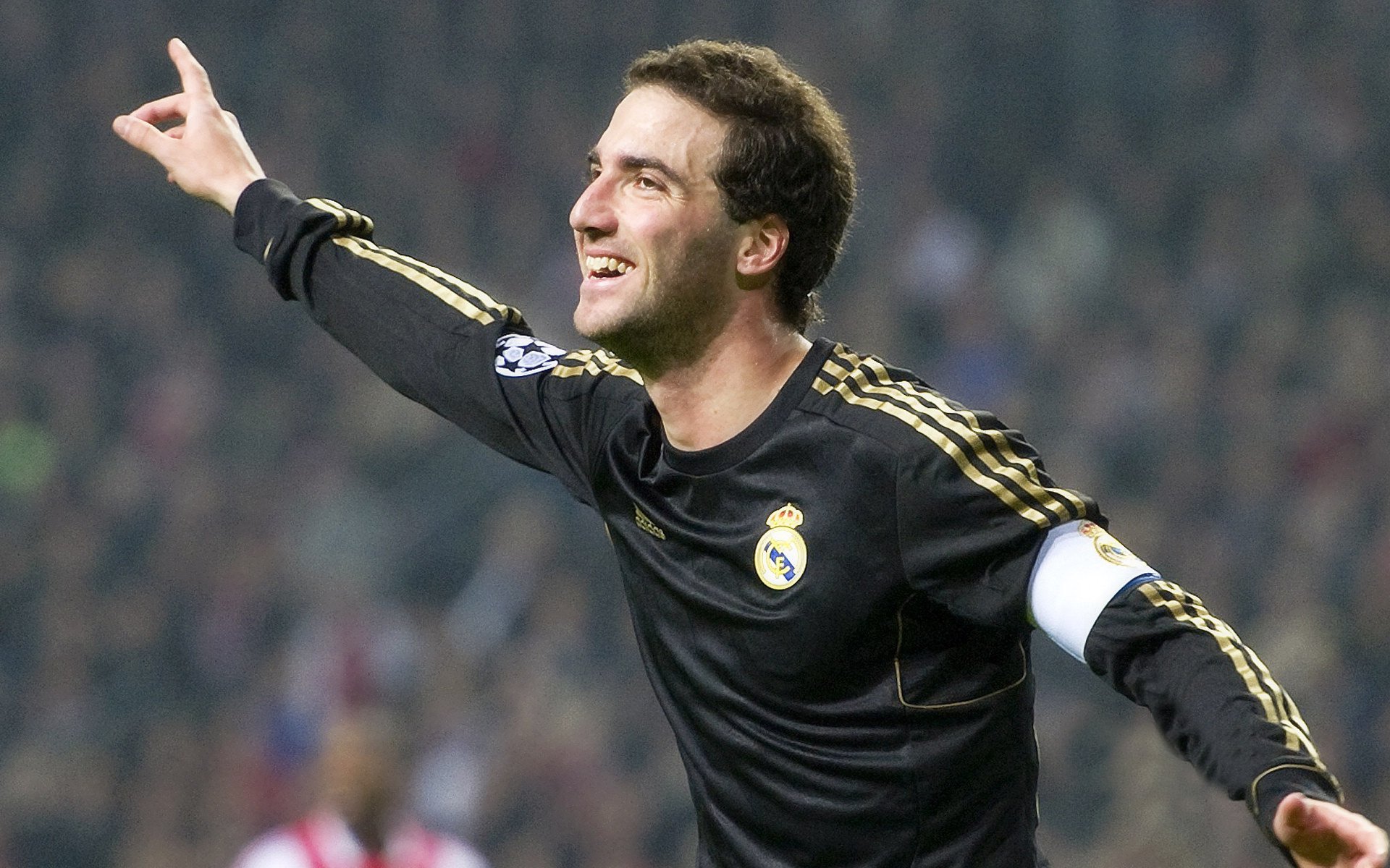 迪巴拉之夜，当足球精灵闯入NBA总决赛